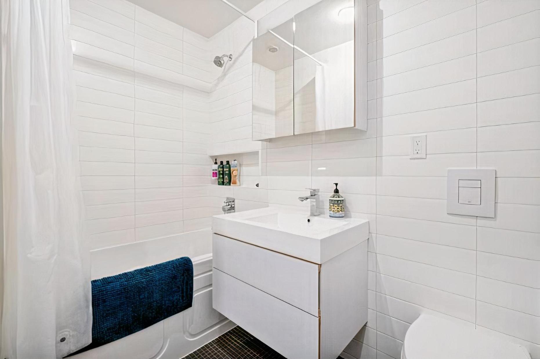 Modern, Bright & Central 1-Bed Downtown Apt Close To Rogers Arena Vancouver Kültér fotó